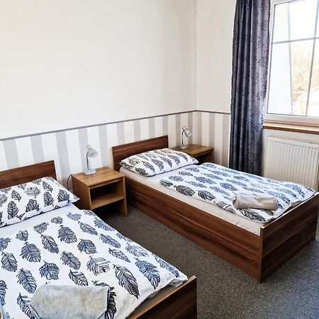 Hotel Ned Hockey Нимбурк Экстерьер фото